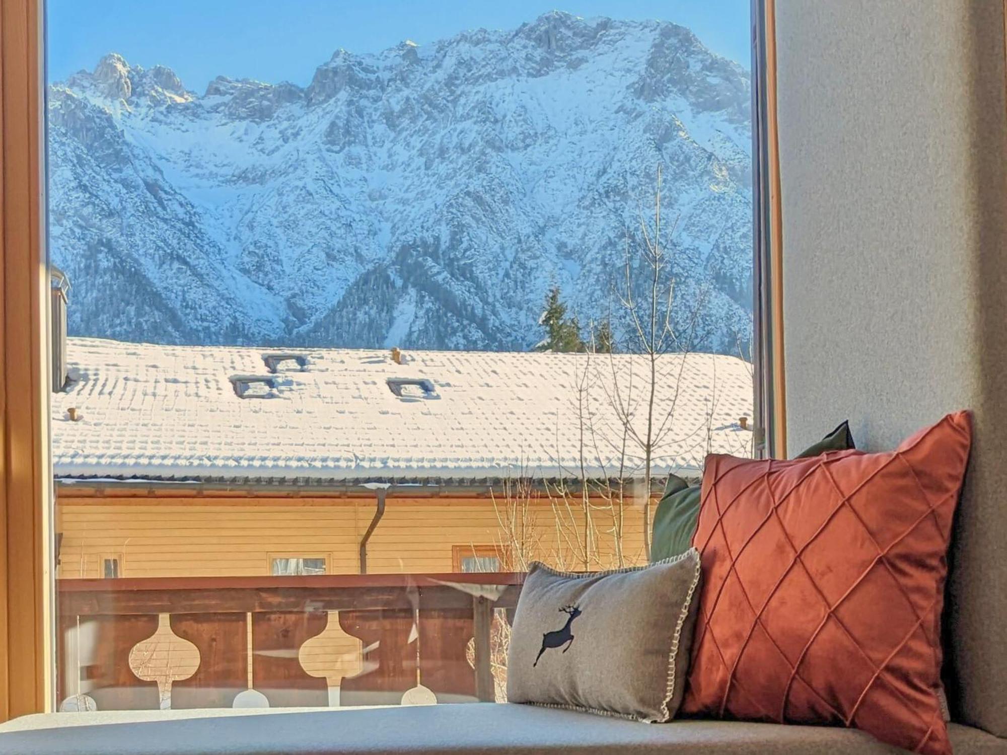 Die Karwendelsuite - 5 Sterne Fewo Mit Bestem Bergblick, Zentrumsnah & Ruhig Gelegen, Familienfreundlich Mittenwald Extérieur photo